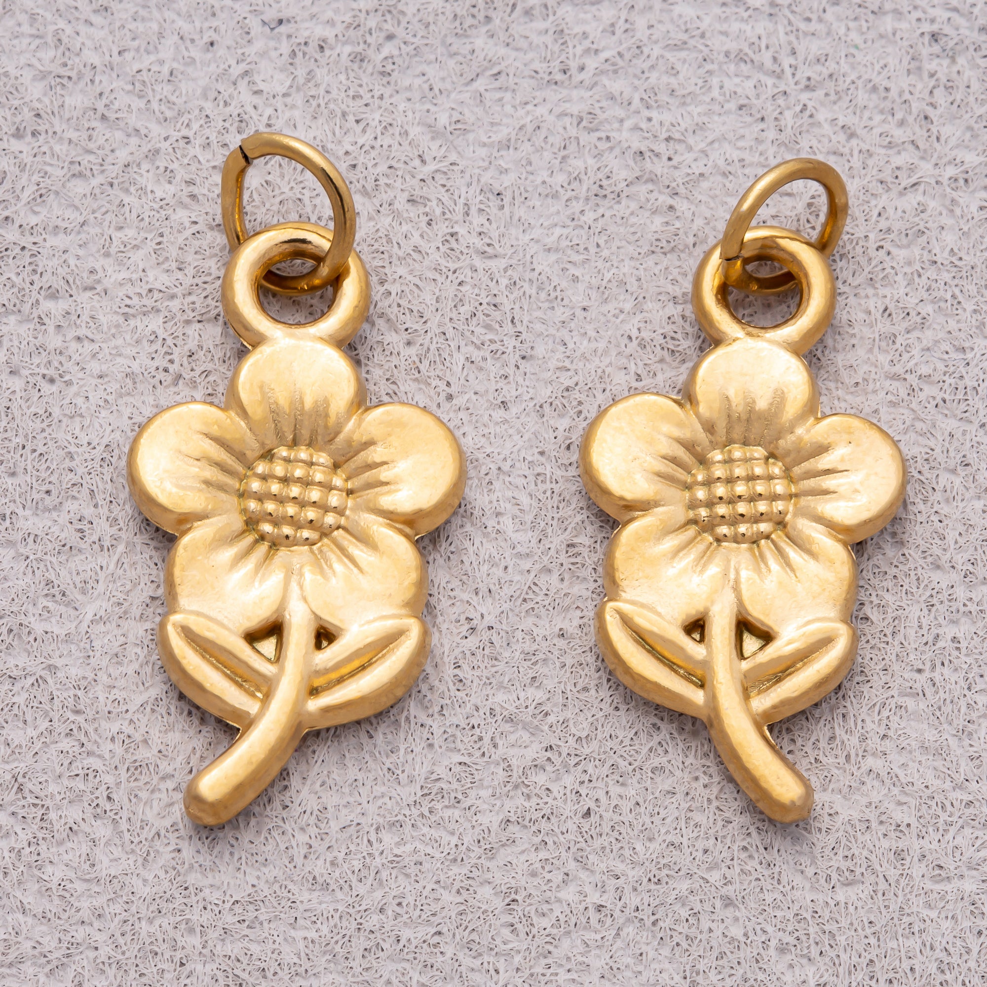 Gold PVD Stainless Steel Minimalist Daisy Flower Mini Charm