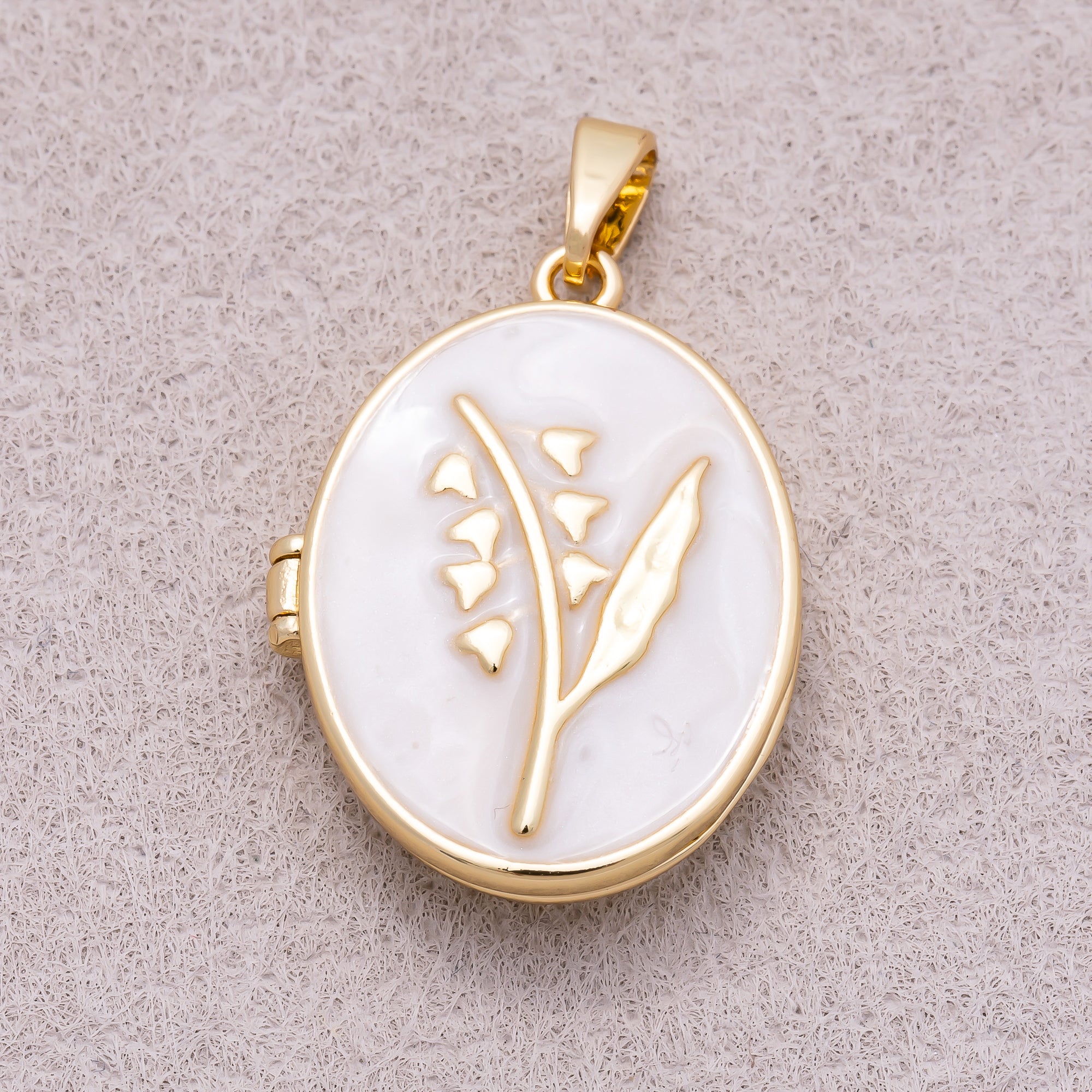 16K Gold Plated White & Pink Mother of Pearl Leaf Oval Open Locket Pendant - Sold Each