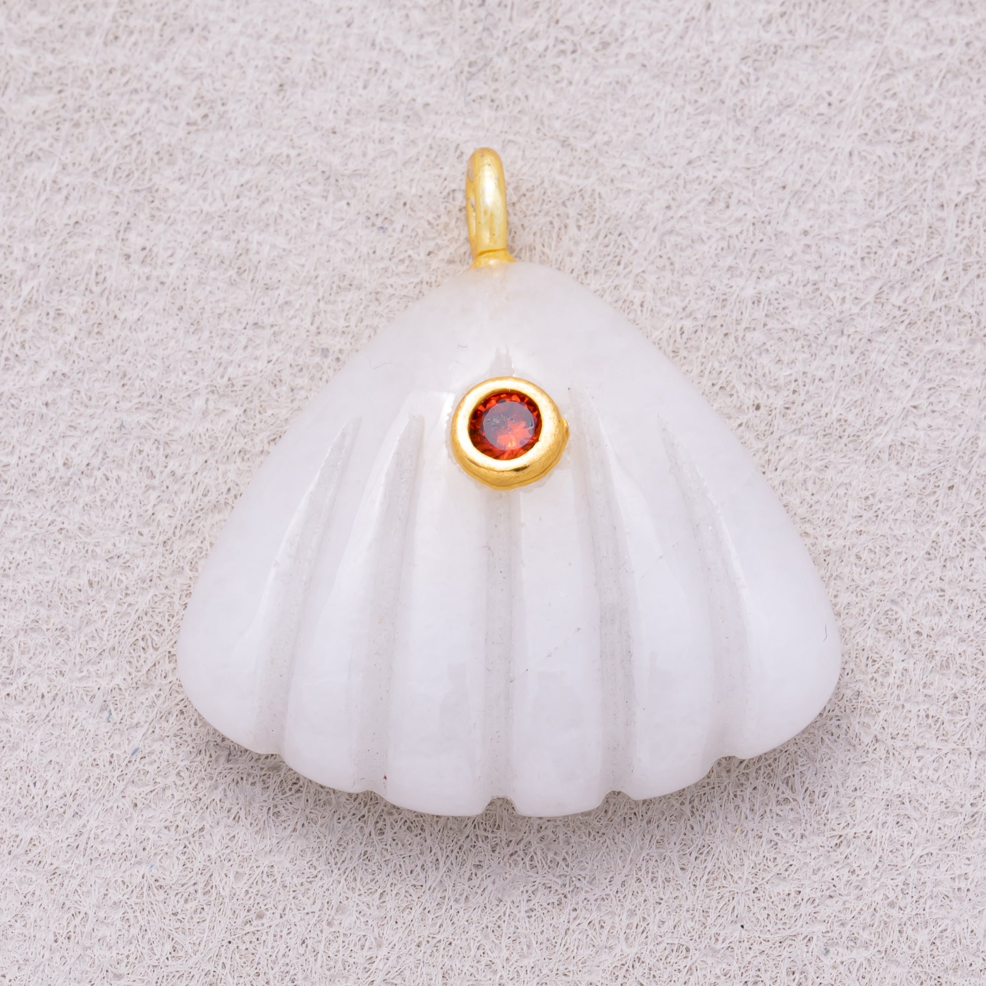 16K Gold Plated Solitaire CZ Ocean Scallop Beach Acrylic Pendant - Sold Each