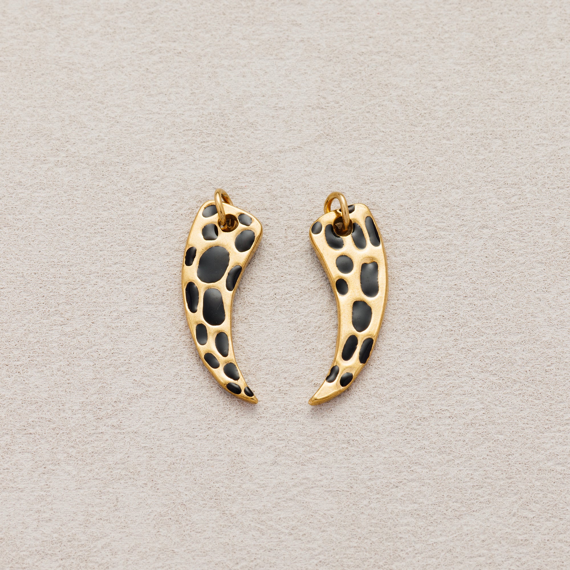 Launch Promo: 24K Gold PVD Stainless Steel Leopard Pattern Curved Horn Charm | Sold Each
