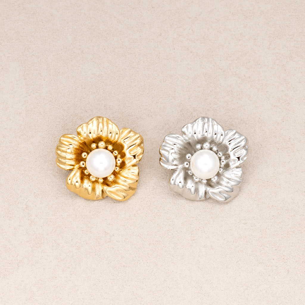 Gold PVD Stainless Steel Shell Pearl Mini Flower Stud Earrings