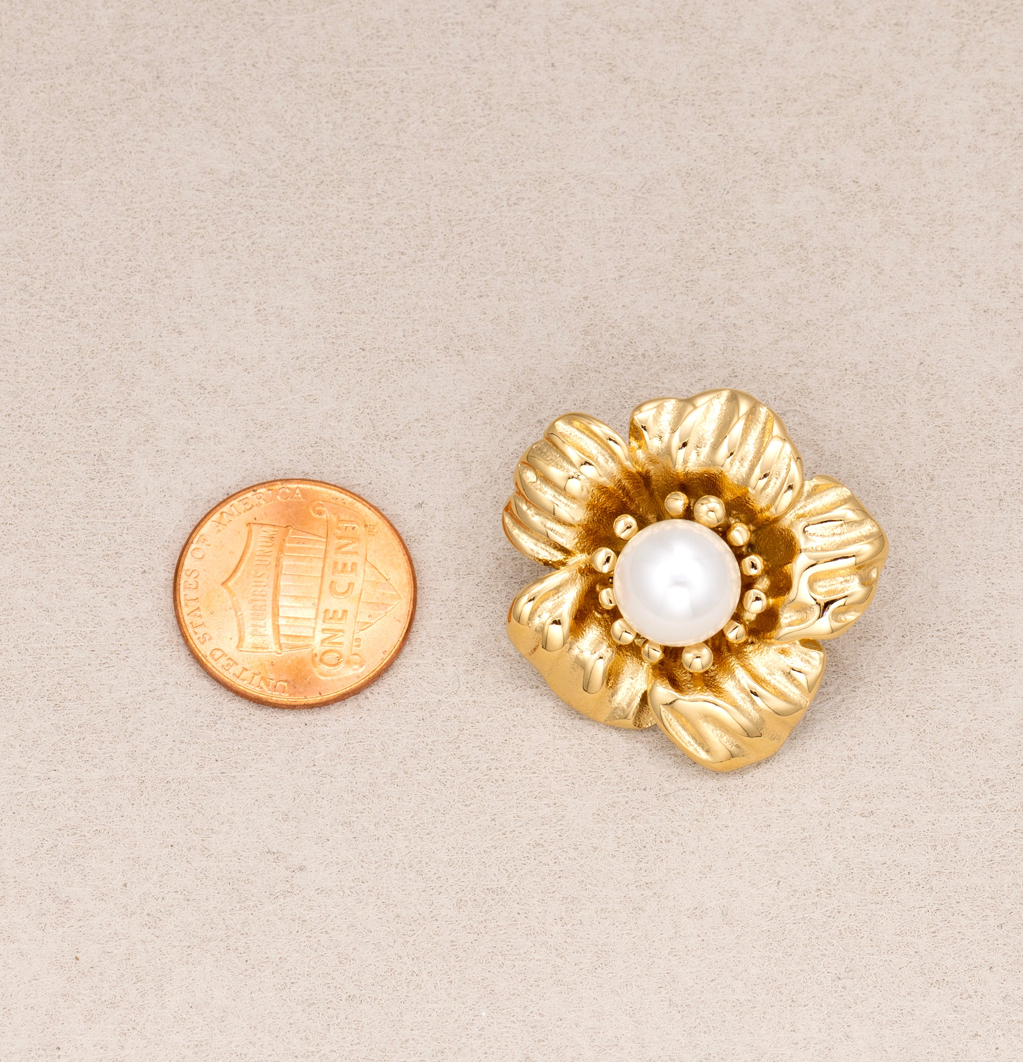 Gold PVD Stainless Steel Shell Pearl Mini Flower Stud Earrings