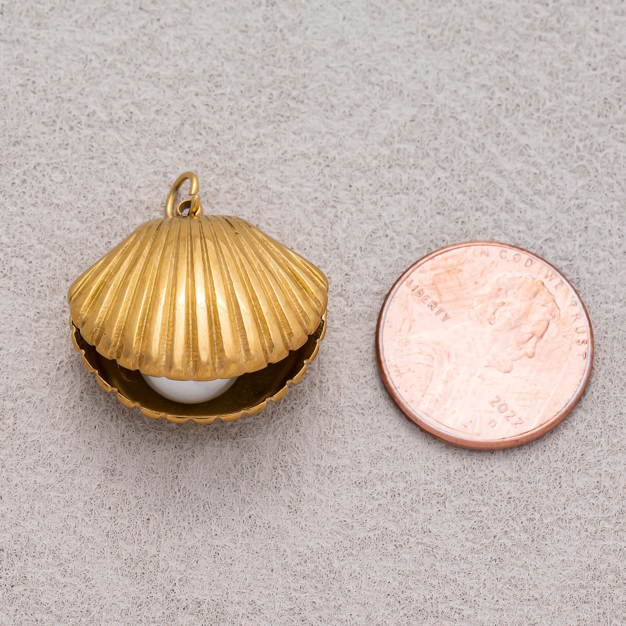 Gold PVD Stainless Steel Half Open Shell Pearl Scallop Clam Pendant